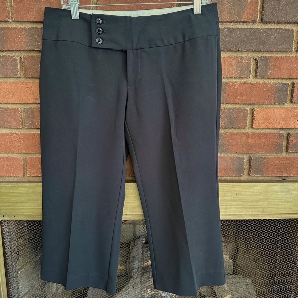 #6) Maurice’s dress capri pants excellent condition.